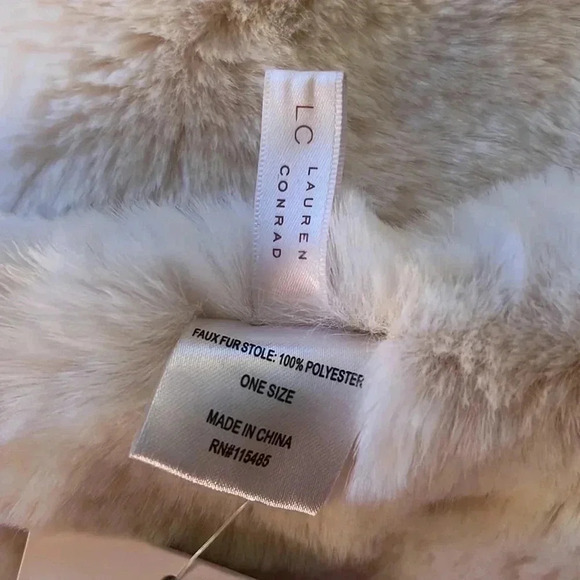 LC Lauren Conrad Faux Fur Ivory Stole Scarf - Picture 6 of 9